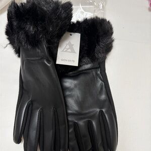 Elegant Black Leather Gloves with Faux Fur Trim
